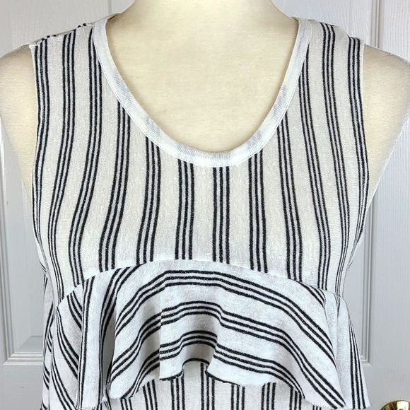 Who What Wear Ruffle Front Tank - Picture 2 of 10